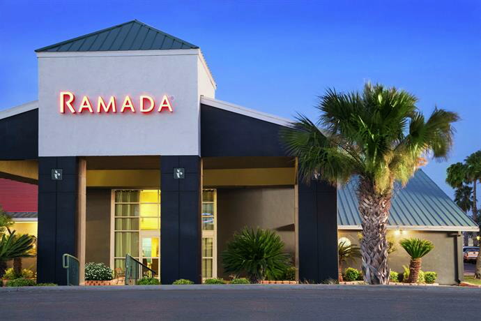 Ramada by Wyndham Del Rio Hotel